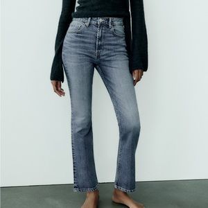 Zara TRF STOVE PIPE JEANS WITH A HIGH WAIST